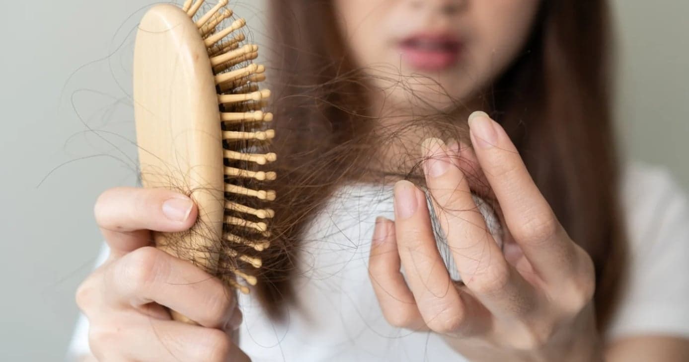 Esse único ingrediente popular que paralisa a queda de cabelo