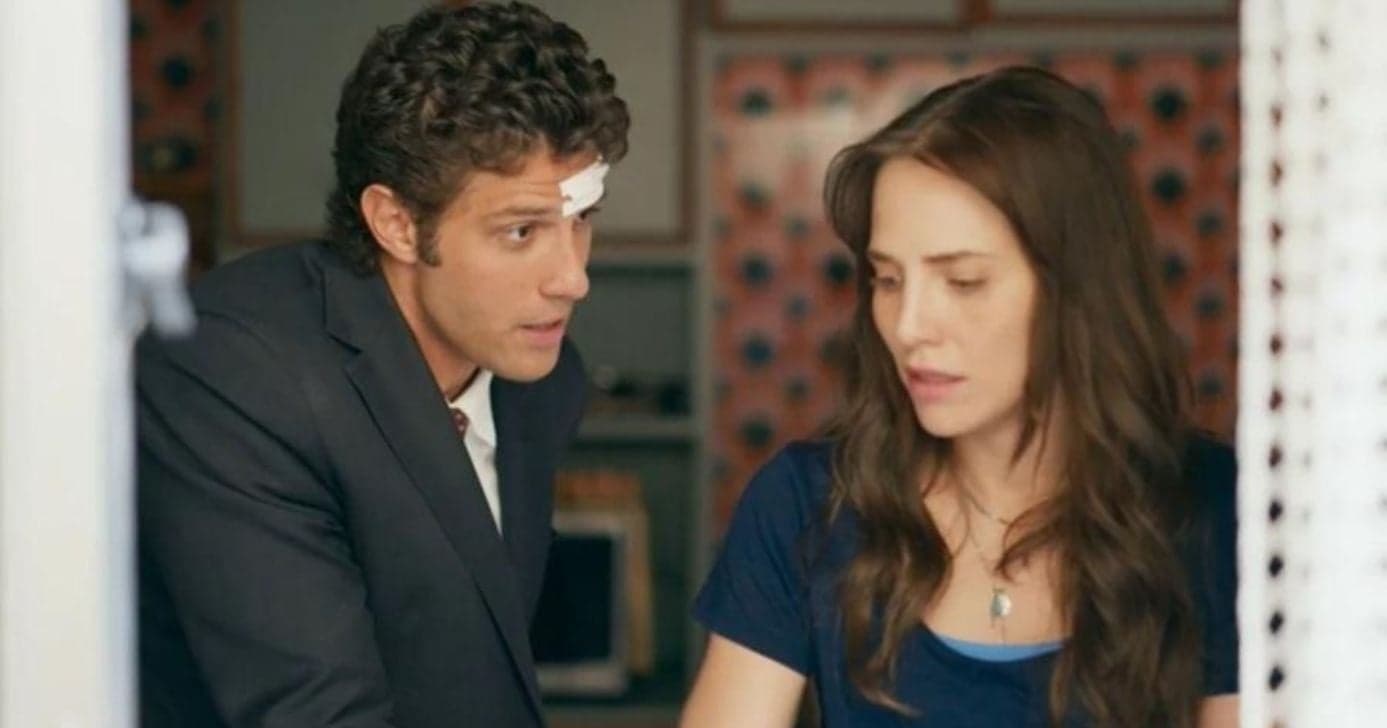 Pedro (Chay Suede) e Adriana (Letícia Colin) em Quem Ama Cuida (Foto: Reprodução/ Globo)