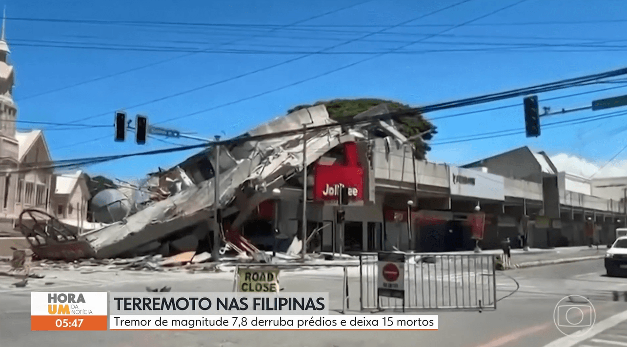 Coube ao substituto de Tiago Scheuer dar pior notícia no Hora 1 com terremoto nas Filipinas (Foto: Reprodução / Globo) Coube ao substituto de Tiago Scheuer dar pior notícia no Hora 1 com terremoto nas Filipinas (Foto: Reprodução / Globo)