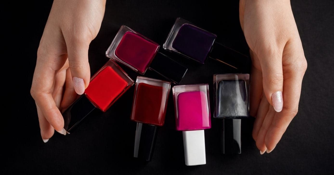 Unhas de herdeira: 4 esmaltes clássicos que destacam a beleza das mãos e rejuvenescem