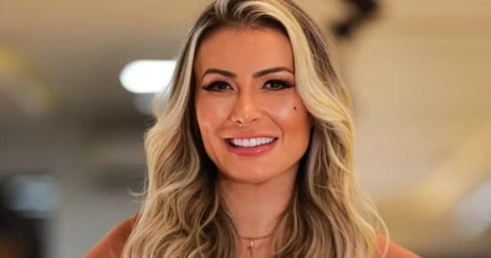"Cheiro ruim": Andressa Urach expõe parte íntima podre no sexo (Foto: Divulgação) "Cheiro ruim": Andressa Urach expõe parte íntima podre no sexo (Foto: Divulgação)