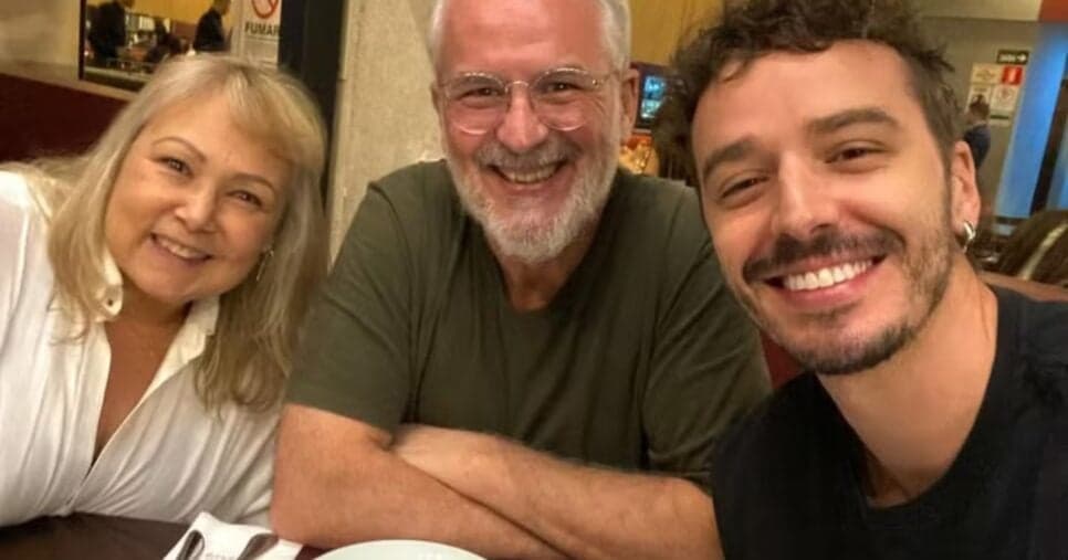 Gabriel Stauffer e os pais, Junia Stauffer e Sérgio Wesley — Foto: Reprodução/Instagram Gabriel Stauffer e os pais, Junia Stauffer e Sérgio Wesley — Foto: Reprodução/Instagram