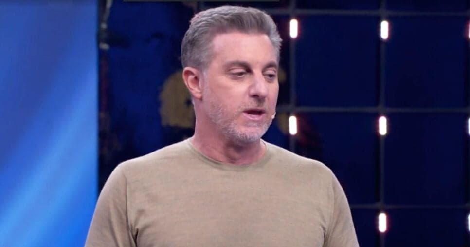 Luciano Huck no Domingão (Foto: Reprodução / Globo) Luciano Huck no Domingão (Foto: Reprodução / Globo)