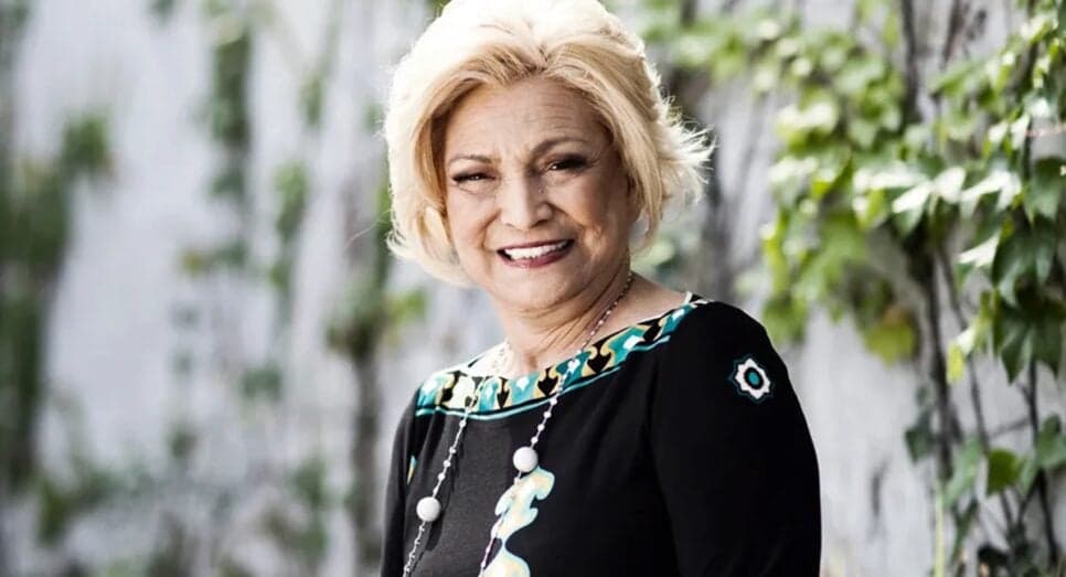 Rainha da TV em psicografia inédita de arrepiar (Foto: Reprodução/ Ag. O Globo) Rainha da TV em psicografia inédita de arrepiar (Foto: Reprodução/ Ag. O Globo)