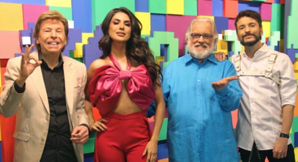 Nelson Rubens, Flávia Noronha, Leão Lobo e Fefito, do TV Fama (Foto: Divulgação/ RedeTV!) Nelson Rubens, Flávia Noronha, Leão Lobo e Fefito, do TV Fama (Foto: Divulgação/ RedeTV!)