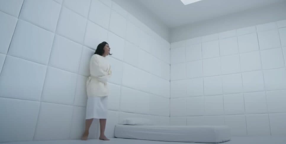 Clarice mantida em cativeiro na novela das seis (Foto: Reprodução/ TV Globo) Clarice mantida em cativeiro na novela das seis (Foto: Reprodução/ TV Globo)