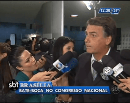 Vídeo da hora: Jair Bolsonaro xinga repórter da RedeTV! de idiota