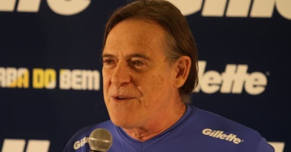 José de Abreu manda indireta para Walcyr Carrasco e detona último trabalho de José Wilker