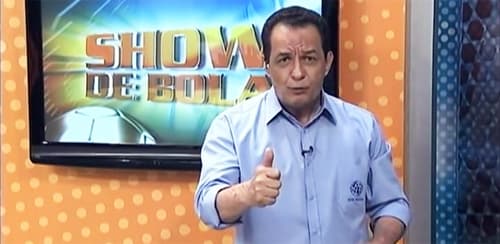 Apresentador esportivo de emissora afiliada do SBT é afastado por chamar jogador de macaco