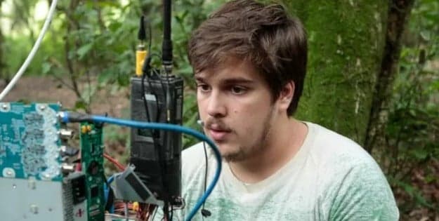 Ator global que atuou em "Além do Horizonte" deixa emissora e vira repórter do "CQC", na Band