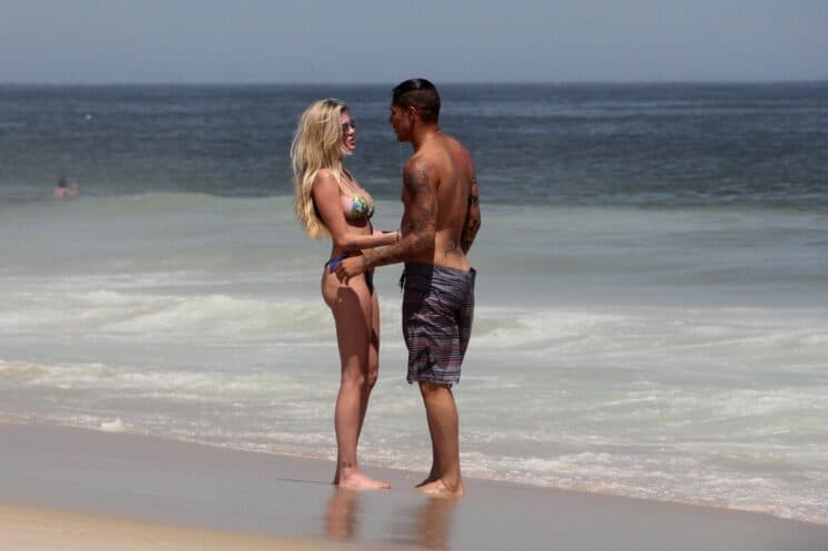 Chega ao fim o namoro de Bárbara Evans com jogador do Corinthians