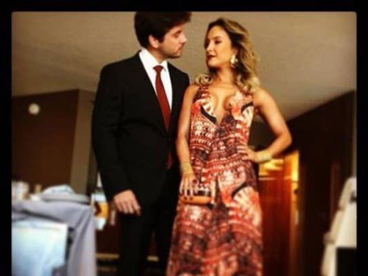 Claudia Leitte fica irritada após ser chamada de cafona em rede social