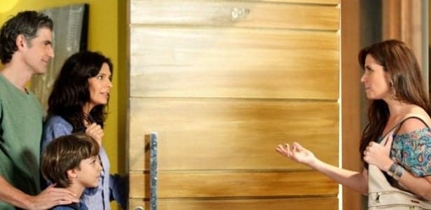 ‘‘Em Família’’: Cadu e Verônica irão ser os padrinhos de casamento de Clara e Marina