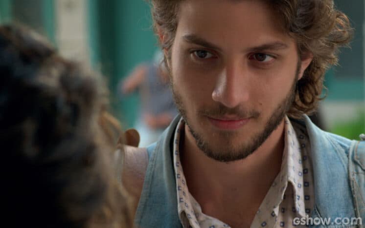 Globo tenta esconder que primeira novela de Chay Suede foi "Rebelde" e na Record