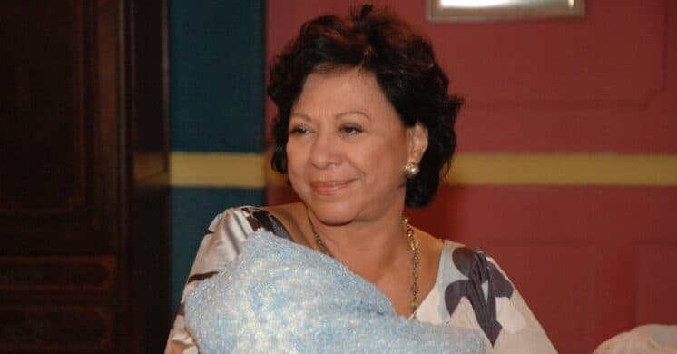 Bruna Marquezine fala sobre morte da atriz Manoelita Lustosa