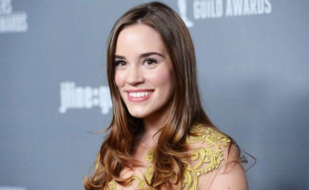 Christa B. Allen, Charlotte de "Revenge", estará em "Baby Daddy"