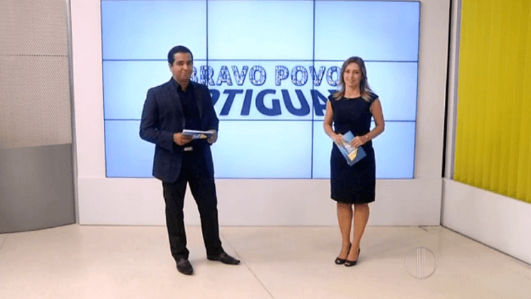 Após aparecerem de luto na TV, jornalistas recebem aumento de salário