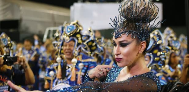 Dani Bolina gasta R$ 44 mil em fantasia para o carnaval
