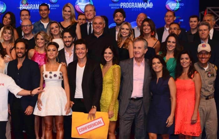 “Ligado na TV”: Record precisa colocar em prática seu novo slogan para superar termo “Recópia”