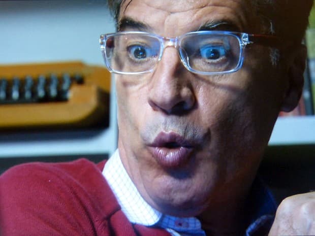 Internauta compara Record a Téo Pereira, personagem de novela da Globo