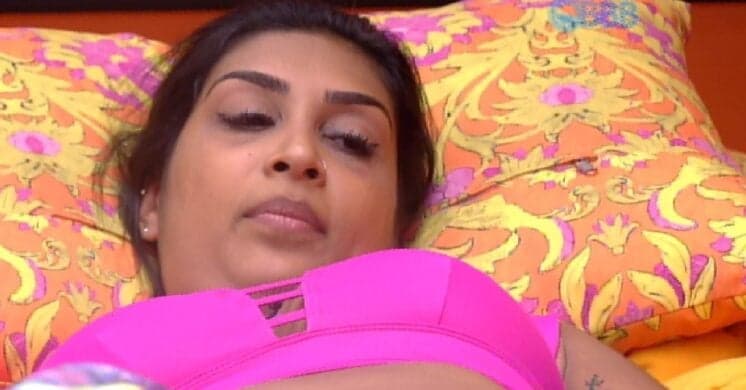 “BBB15” - Mariza alfineta Amanda e Talita: ‘É uma pouca vergonha’