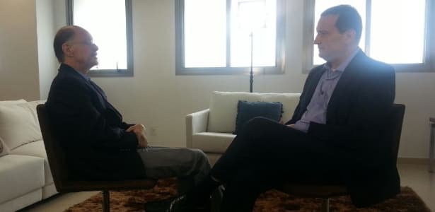 Roberto Cabrini entrevista seu “ex-patrão”, Edir Macedo, para o Conexão Repórter