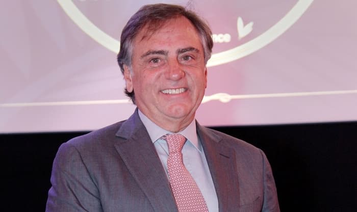 Diretor da Globo recebe prêmio internacional, e diz: "Vamos continuar a produzir os melhores produtos"