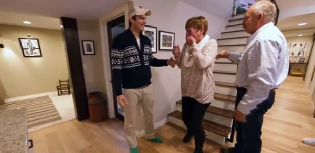 Ashton Kutcher reforma casa de sua mãe que fica emocionada e chora; confira!
