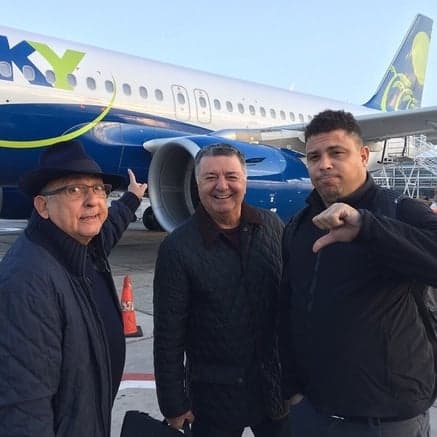 Avião de Galvão e Ronaldo sofre com problemas técnicos