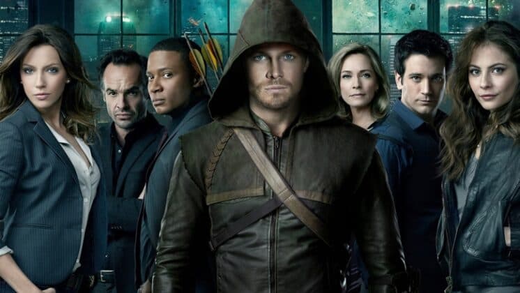 Após mudança de última hora, SBT finalmente estreia "Arrow" neste final de semana