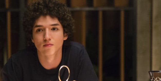 “Verdade Secretas” – Bruno começará a exagerar nas drogas e terá ataque na mesa de jantar