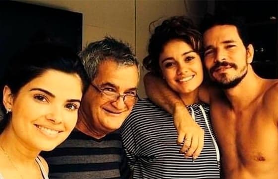 Sophie Charlotte elogia trabalho de Vanessa Giácomo e internauta diz: "falsidade"