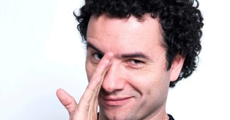 Ex-CQC Marco Luque assina contrato com a Globo