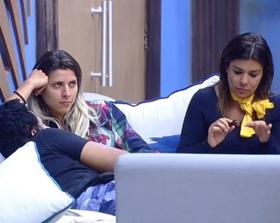 Ana Paula Minerato resolve tirar satisfações com Mara Maravilha: "você teve problemas com várias pessoas"