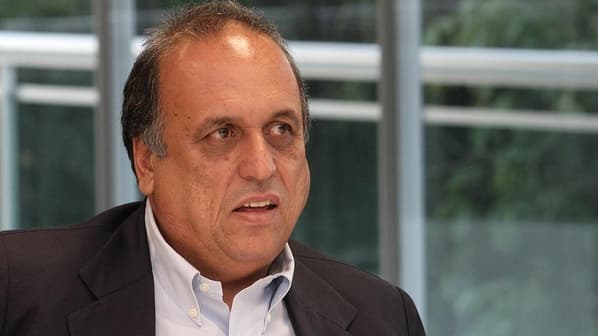 Após denúncias, governador do Rio de Janeiro ironiza Record