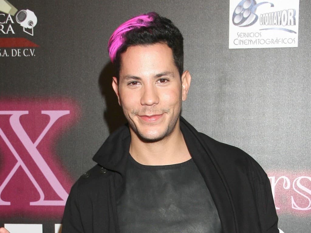 Ex-RBD Christian Chávez afirma que jamais dormiria com mulher