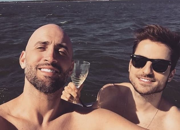 Paulo Gustavo comemora aniversário do marido e diz que quer vários filhos com ele