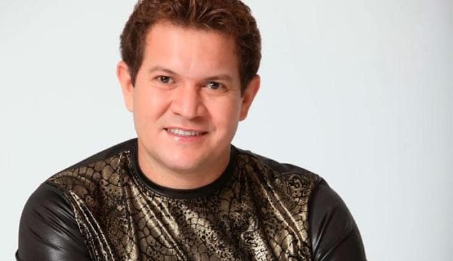 Em entrevista ao programa "A Tarde é Sua", Chimbinha fala sobre filhas: "Estou com muita saudade"