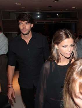 Kaká é fotografado ao lado de Vanessa Ribeiro, sua suposta namorada, em teatro