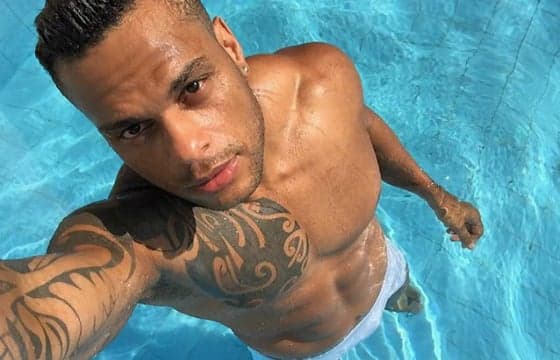 Tony Salles conta que perdeu a virgindade aos 9 anos e foi pai aos 15