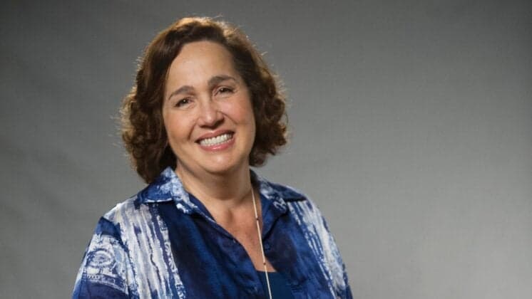 "Vergonha de receber e não trabalhar", diz atriz na "geladeira" da Globo