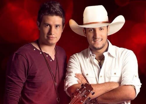 Após repercussão negativa, sertanejo fala sobre performance no "Encontro"