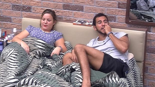 Matheus compara Cacau com ex-BBB e ironiza: "Estou rindo aqui”