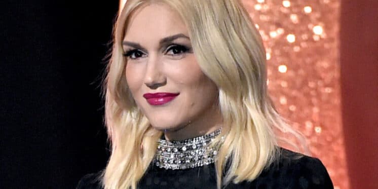 Gwen Stefani esclarece polêmica e revela que tombo no Grammy foi proposital e feito por dublê