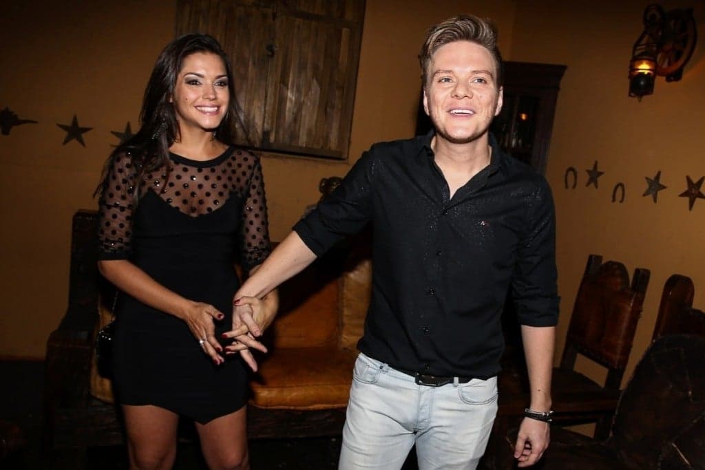 Thais Fersoza e o sertanejo Michel Teló teve fim do casamento cogitado após foto do irmão do cantor (Foto: Divulgação) Thais Fersoza e o sertanejo Michel Teló teve fim do casamento cogitado após foto do irmão do cantor (Foto: Divulgação)