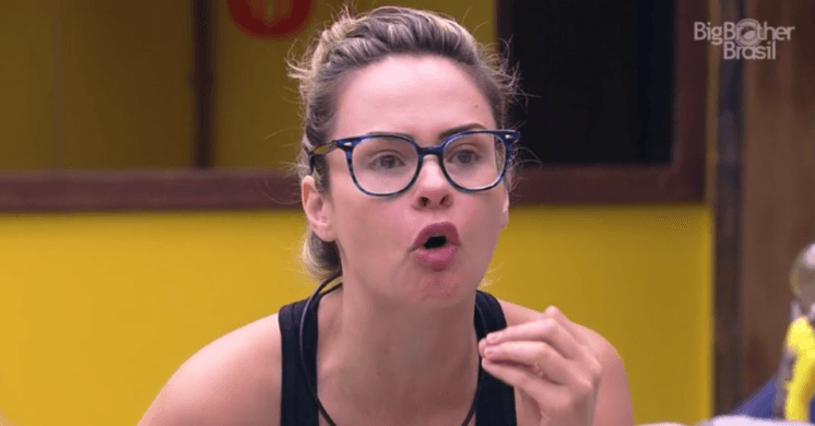 "BBB 16": Veja o vídeo do momento em que Ana Paula dá dois tapas em Renan e é desclassificada