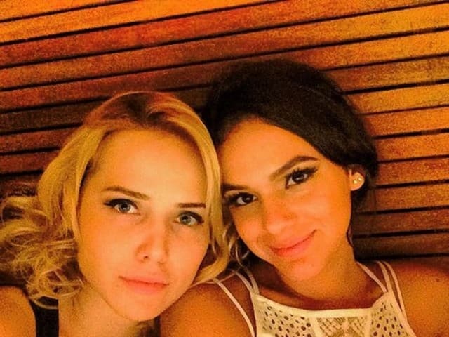 Beijo lésbico entre Letícia Colin e Bruna Marquezine pode ser vetado na Globo