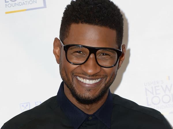 Cantor Usher compartilha fotos íntimas com seguidores, no Snapchat
