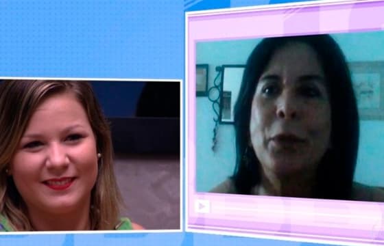 "BBB 16": Harumi coloca Cacau contra parede e cria saia justa ao vivo