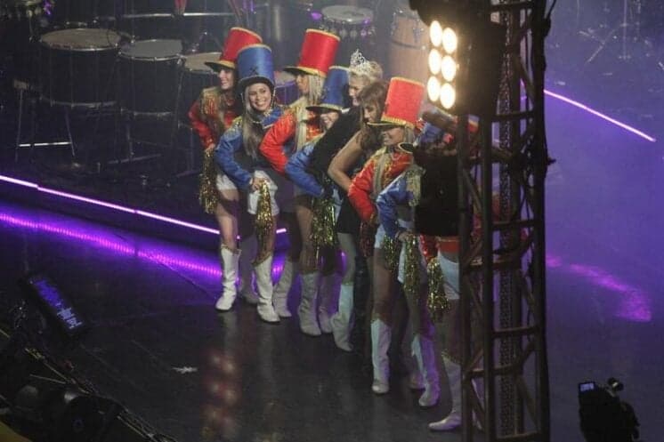 Xuxa recebe homenagem em festa; confira o vídeo